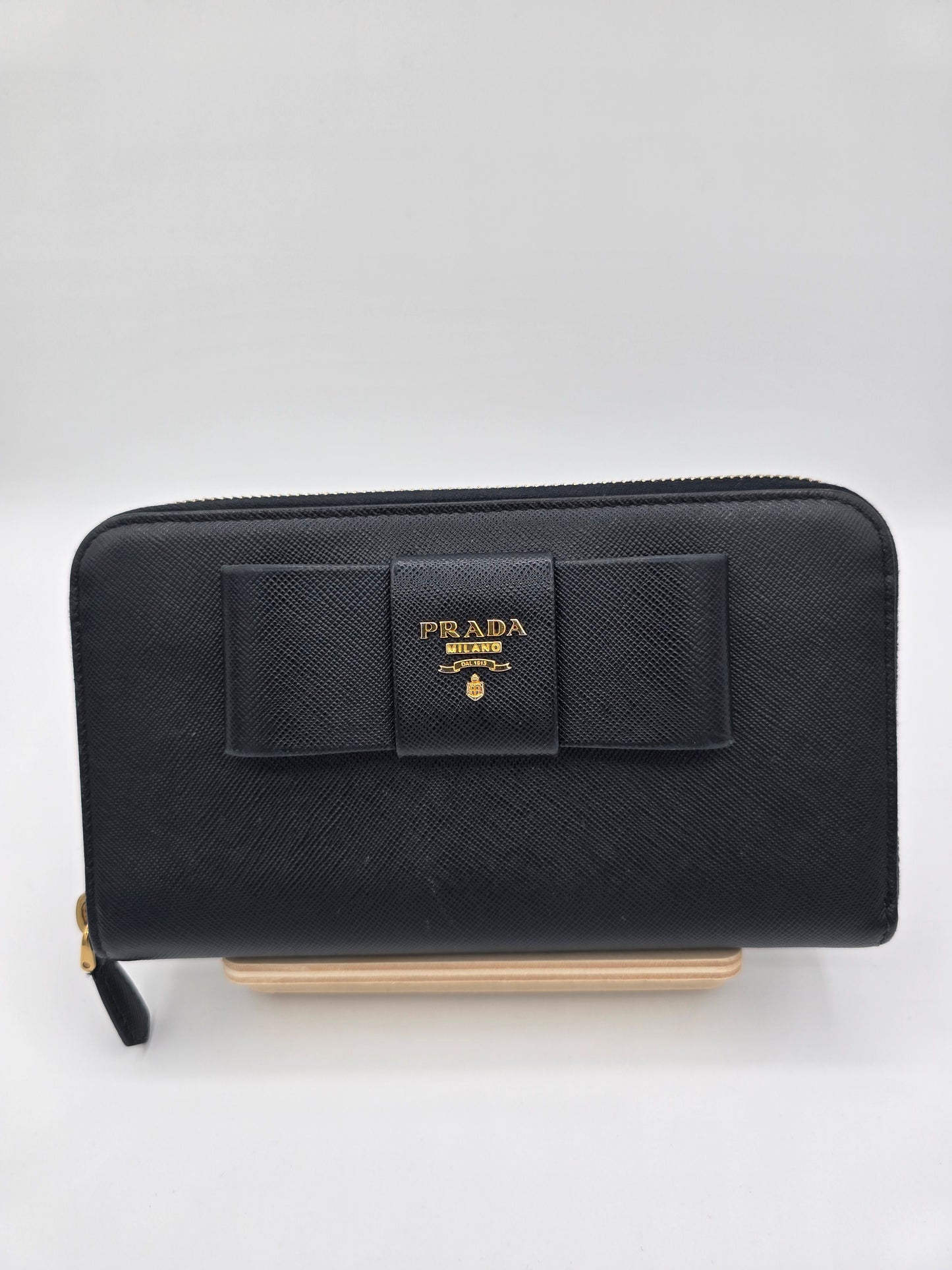 Prada Long Wallet (Pre-owned)