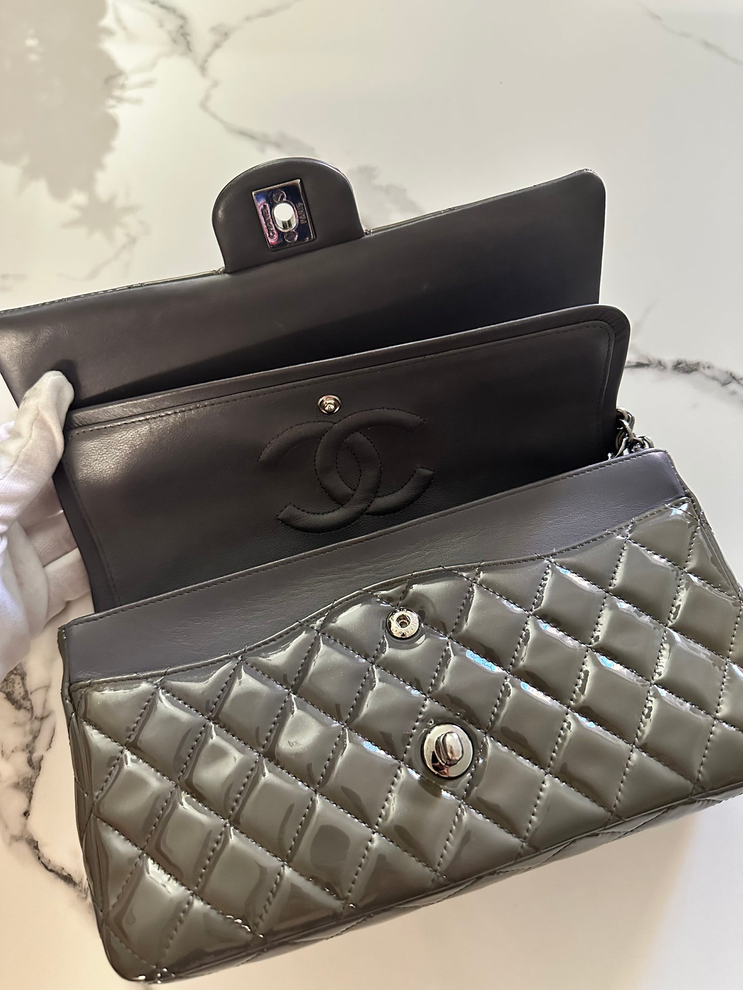 Chanel double flap patent bag (gray/small size)